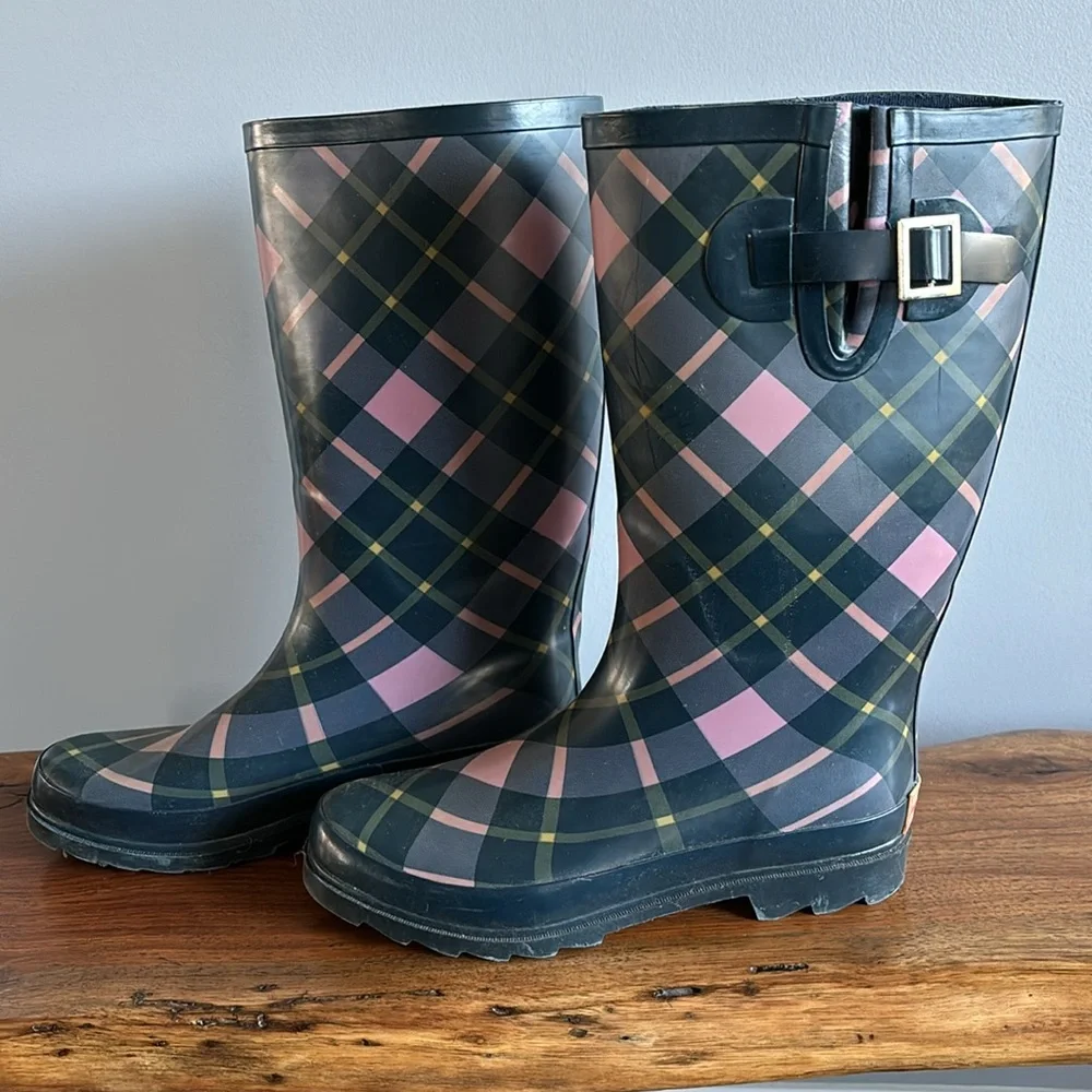 Bit & Bridle plaid rubber boots